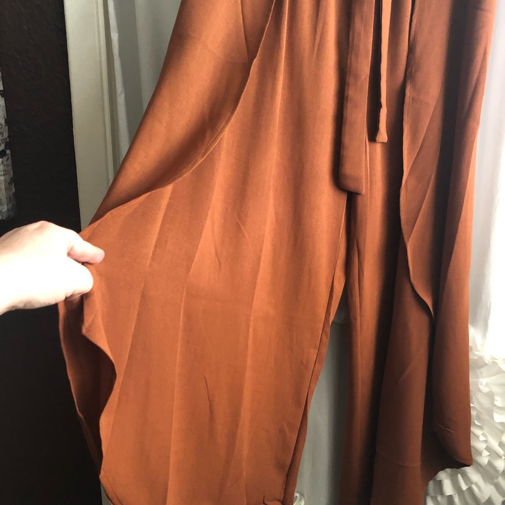 NWT Rust colored flowing tulip pants - Picture 2 of 4
